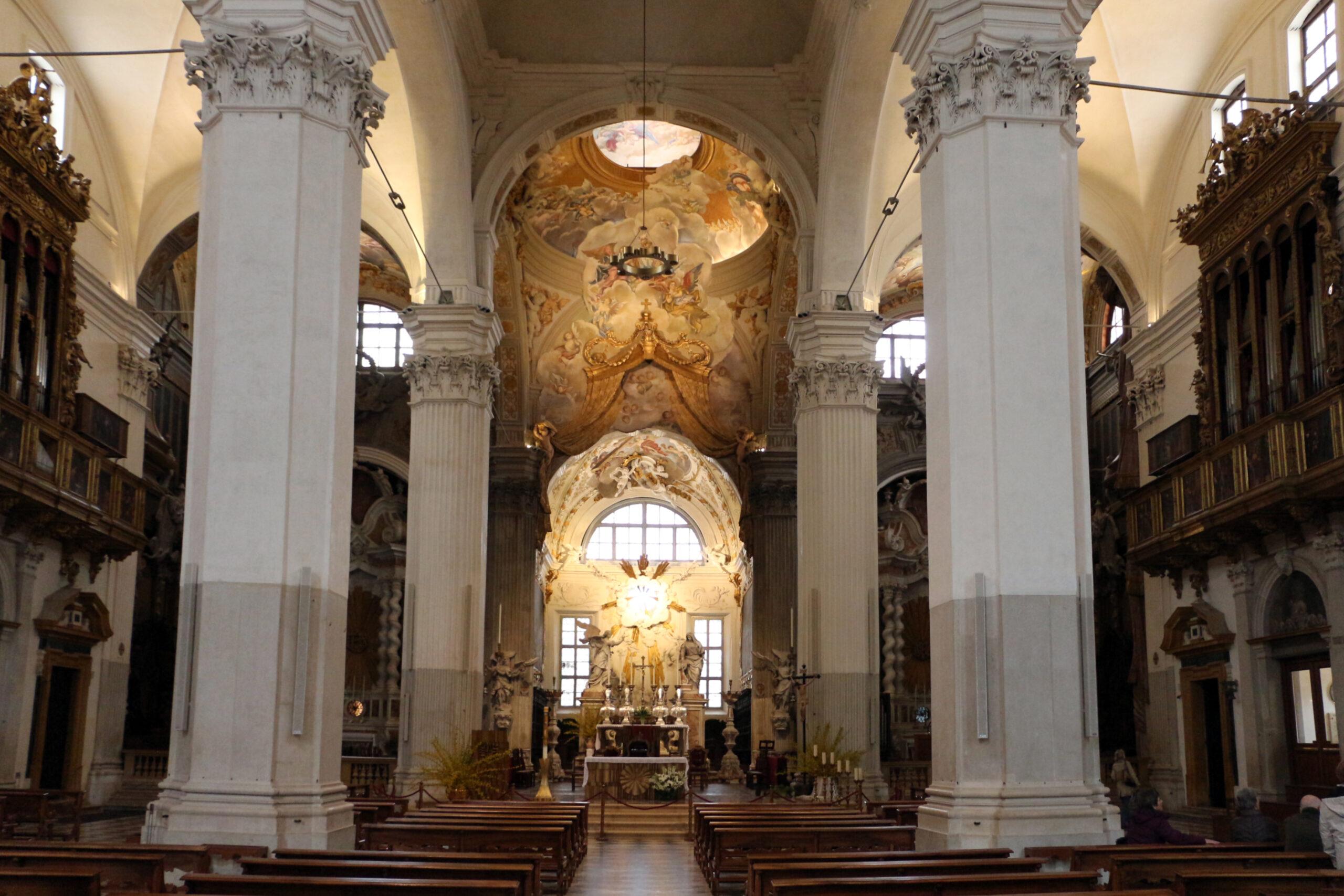 Duomo_di_udine,_interno_01,1