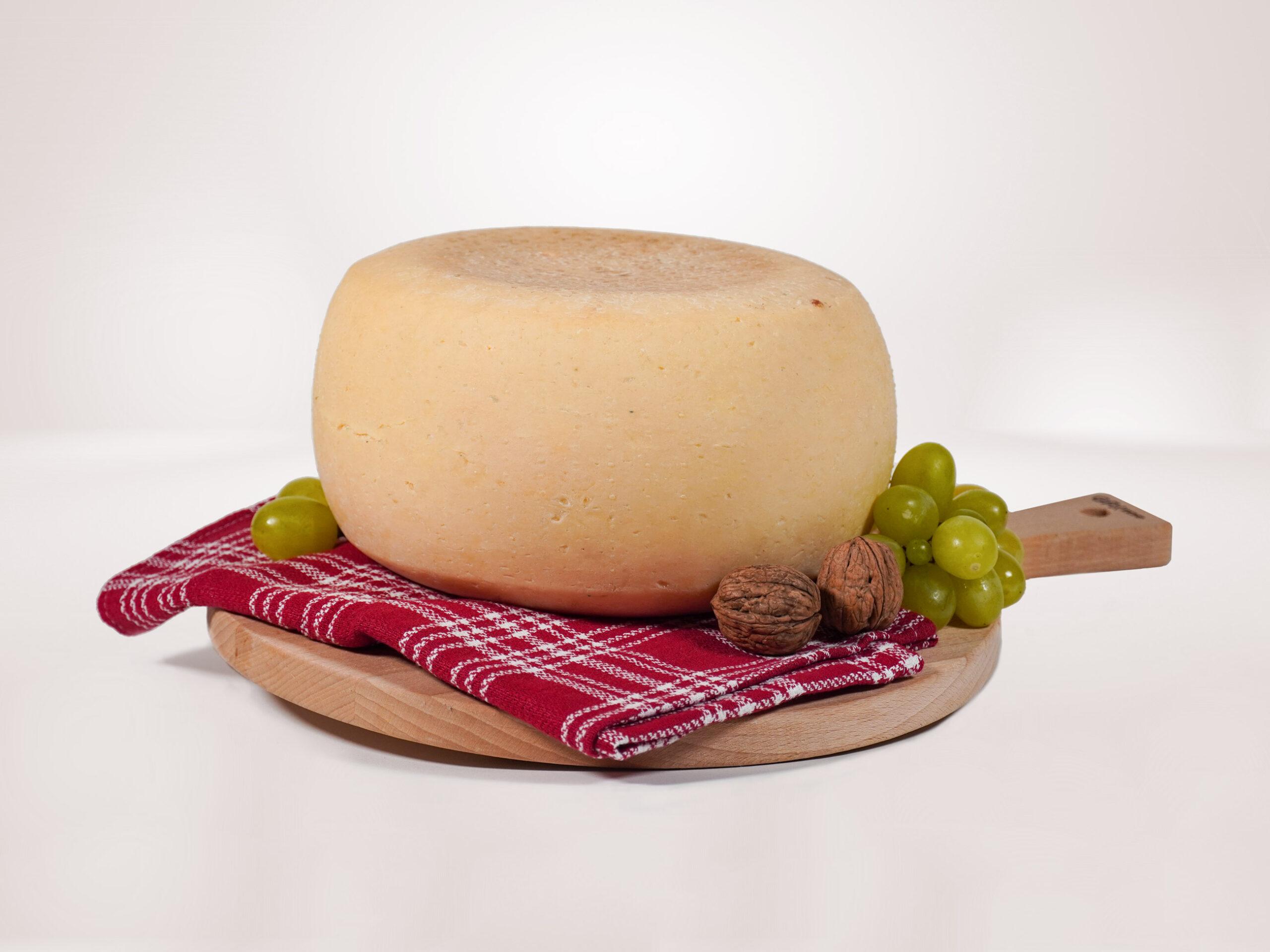 caciotta vaccina e caprina - fratelli pace