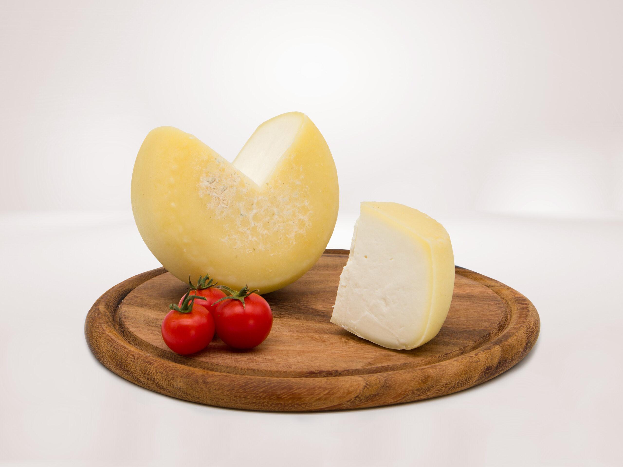 caciotta caprina fresca