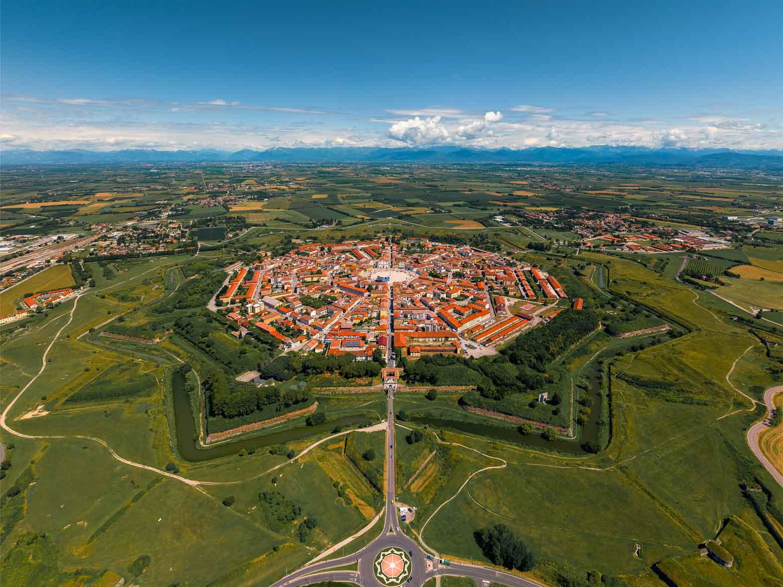 Palmanova e la sua bellissima pianta a stella.