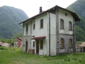 La ex stazione di Stupizza della ferrovia Cividale-Caporetto